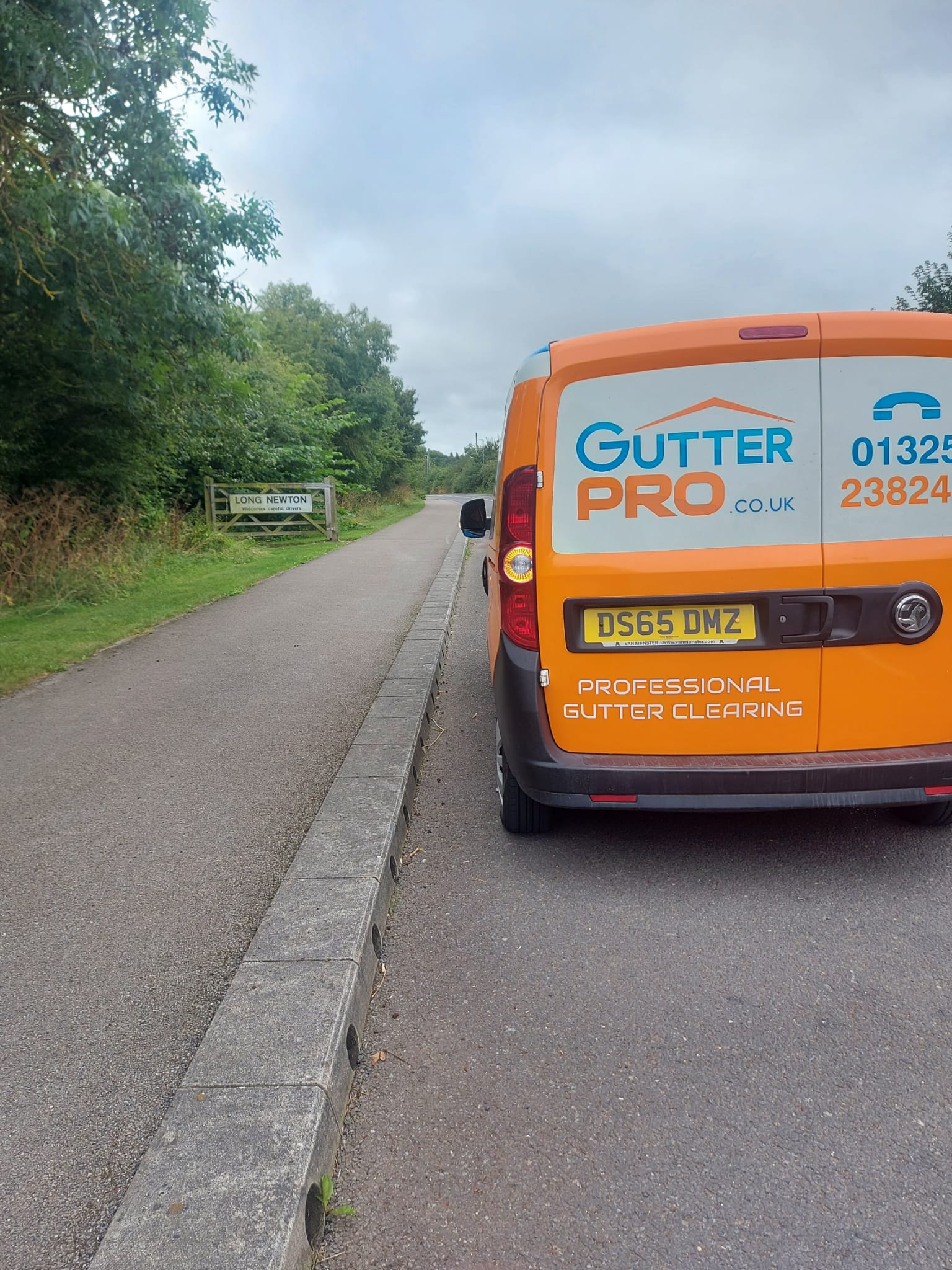 Gutter Cleaning Longnewton